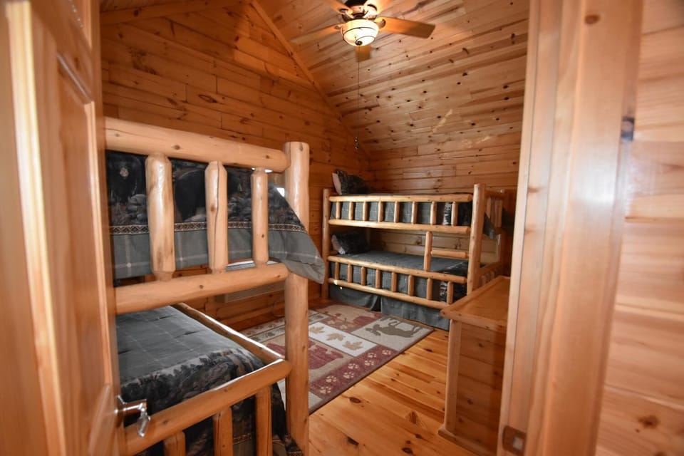 Bedroom 2 with 2 Twin Bunk Beds