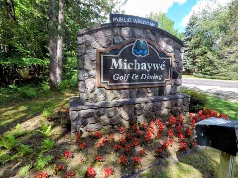 House is located within the Michaywe community boasting a premier golf course