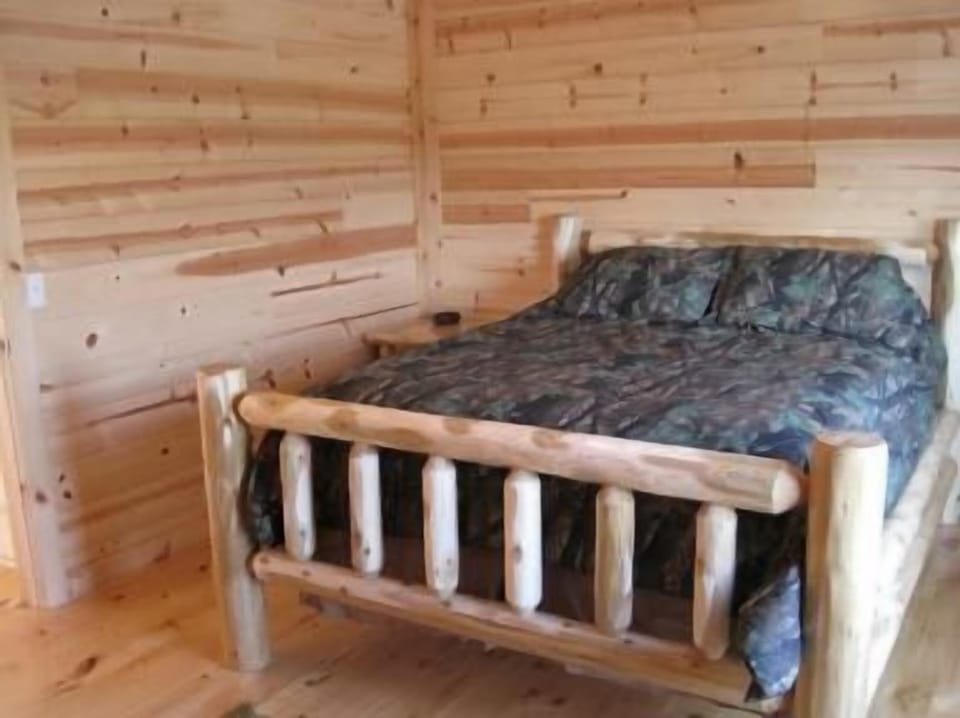 queen bed in bedroom