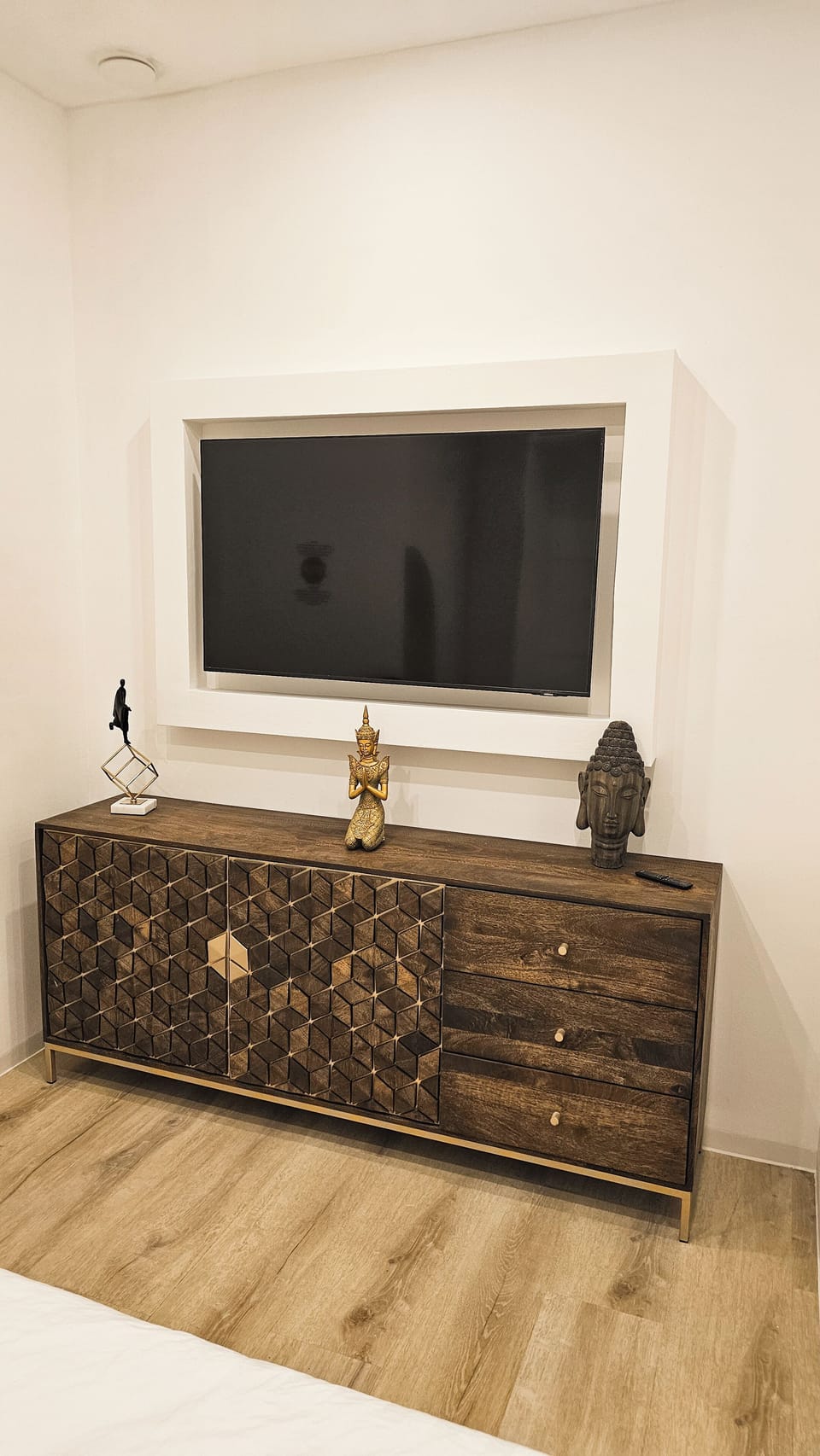 Deluxe Apartment | 1 bedroom, individually decorated, individually furnished, desk