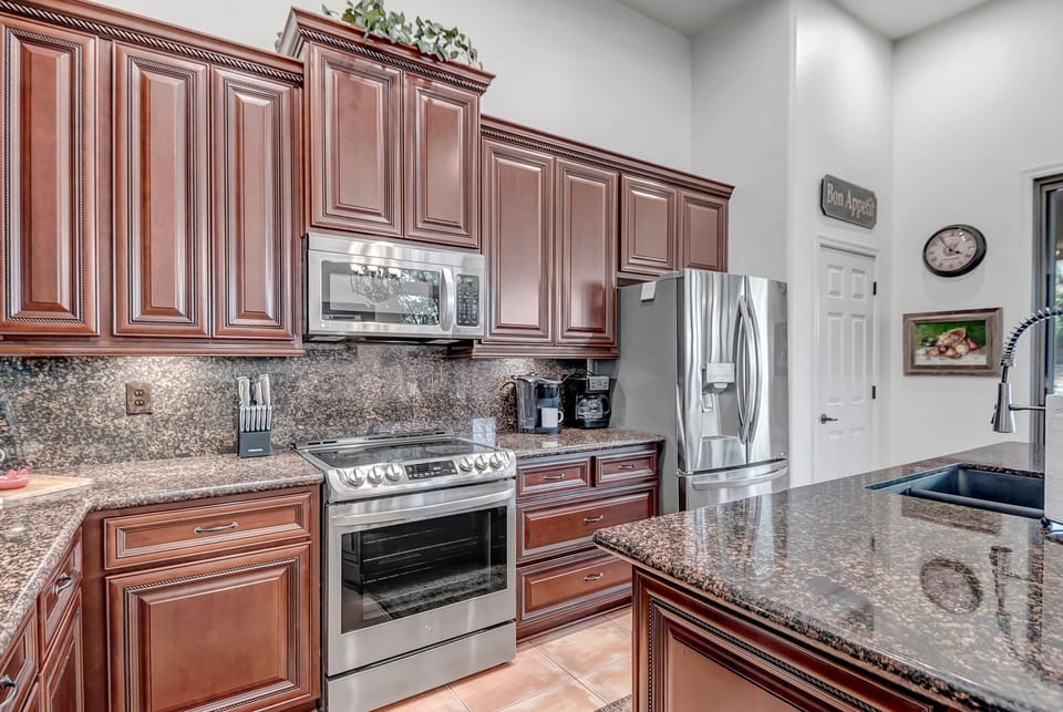Fully Equipped Kitchen with Stainless Steel Appliances