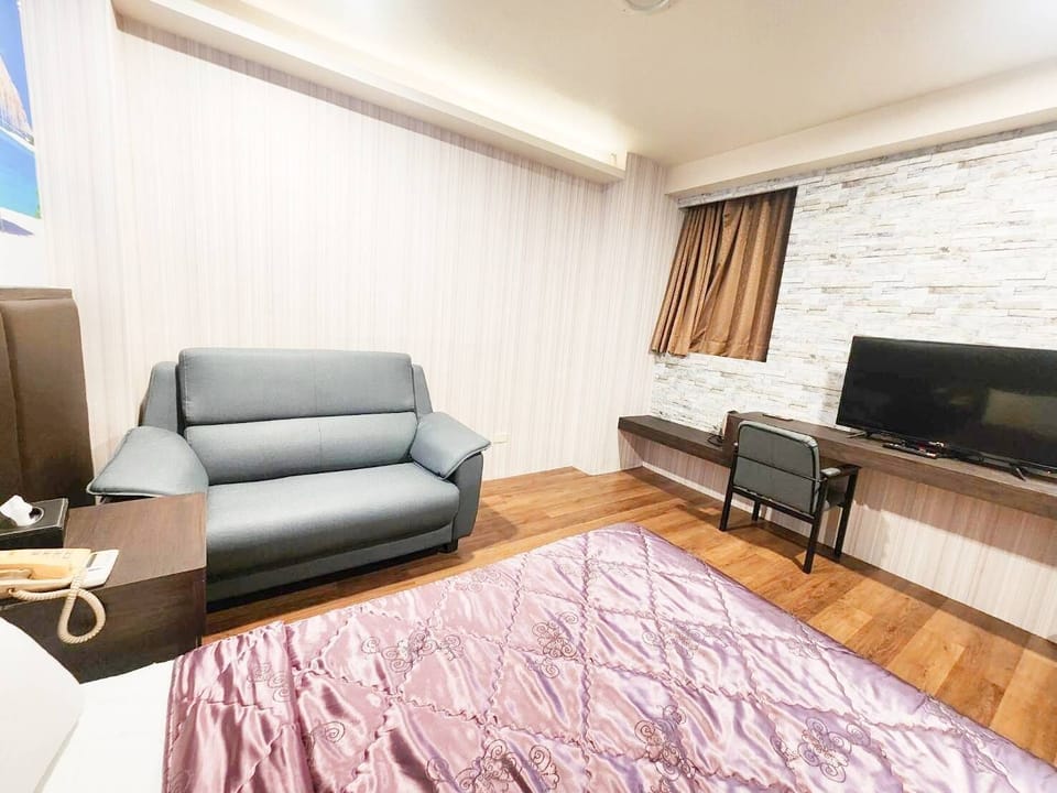 Deluxe Double Room | Desk, laptop workspace, free WiFi, bed sheets