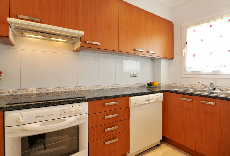 home kitchen rental costa brava