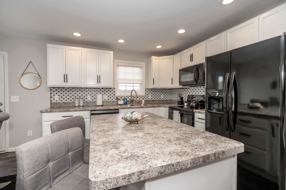 House, Multiple Beds, Balcony, Pool View | Private kitchen | Fridge, microwave, oven, stovetop