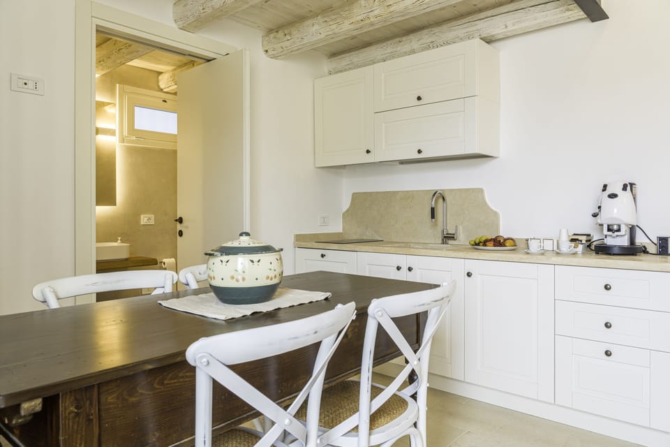 Comfort Studio | Living area | Flat-screen TV