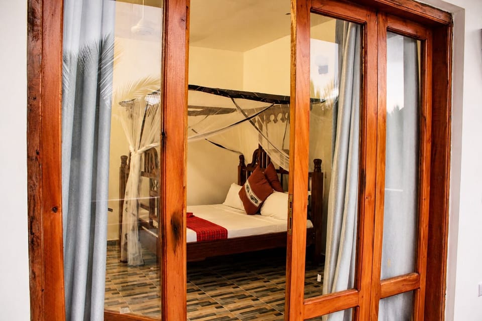 In-room safe, free WiFi, bed sheets