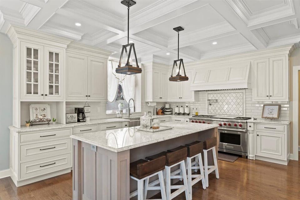 An additional 4 seats are available at the large kitchen island. 