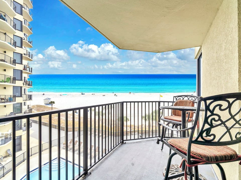 Sunbird 402W balcony