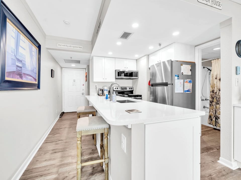 Eat-in bar seating