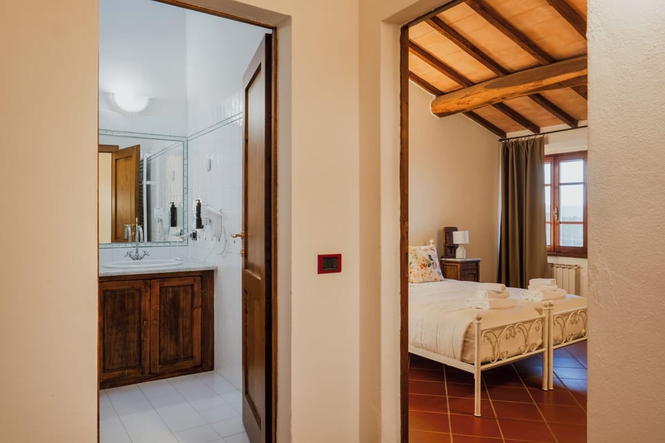 Executive Suite, 2 Bedrooms, Air conditioning, Pool View | Premium bedding, WiFi (free), bed sheets