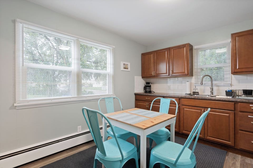 Kitchen with dining table that seats 4