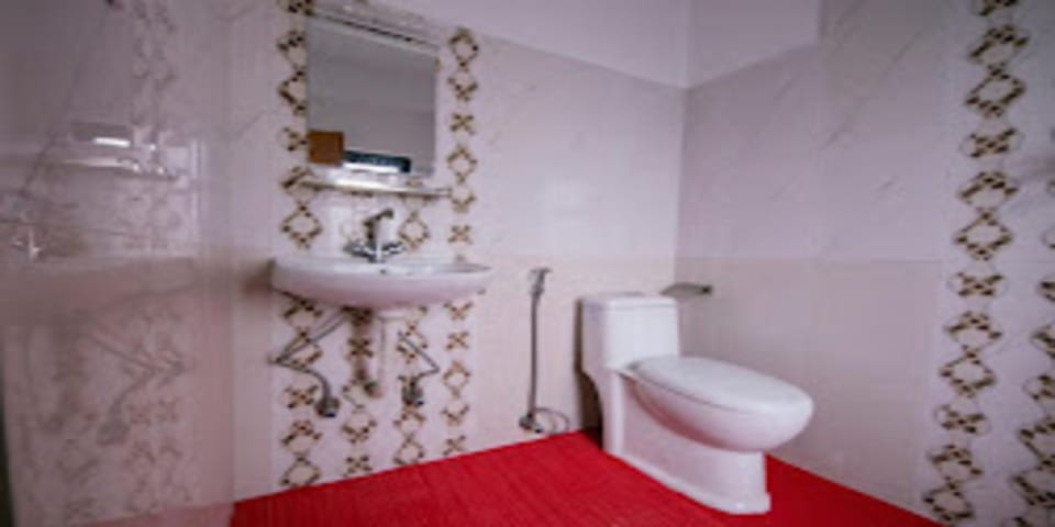Shower, rainfall showerhead, towels, soap