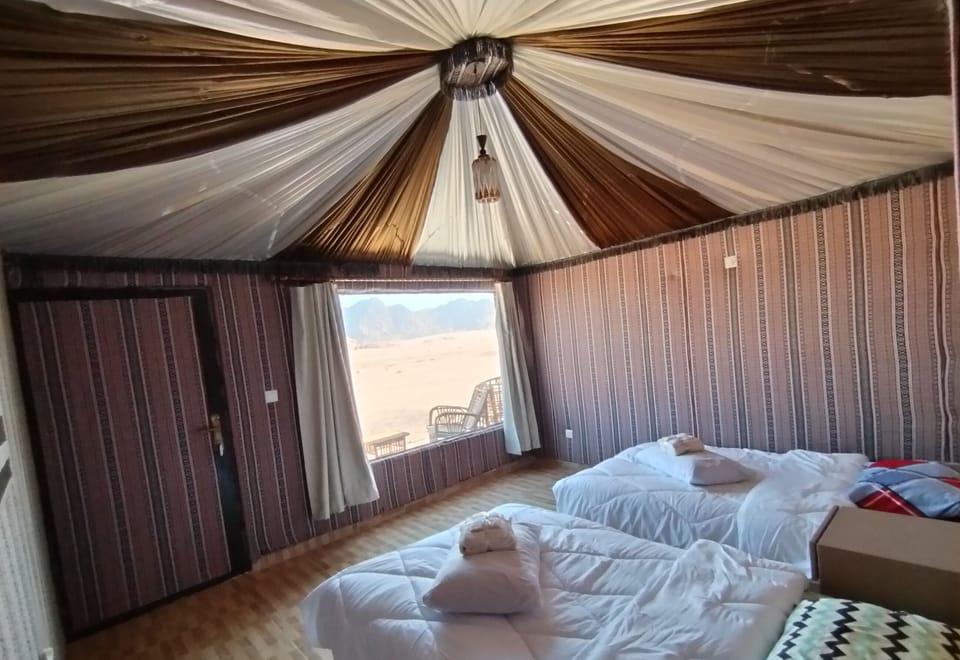 Panoramic Room, Multiple Beds, Non Smoking, Mountain View | Bed sheets