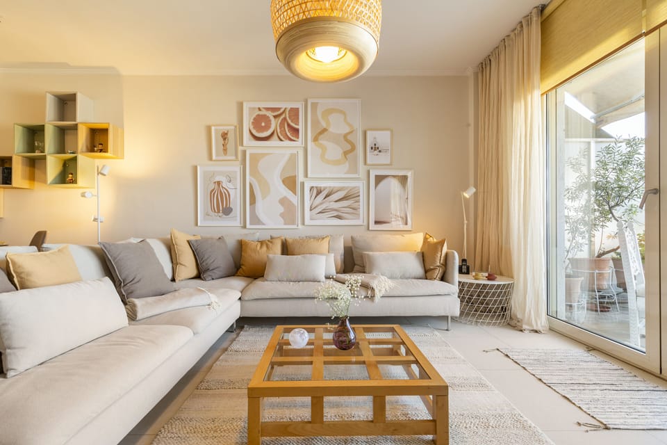 Comfortable & large sofa - Living room area