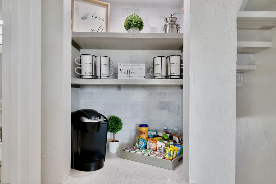 Deluxe Townhome, 2 Bedrooms, Ocean View | Private kitchen | Espresso maker, coffee/tea maker, electric kettle
