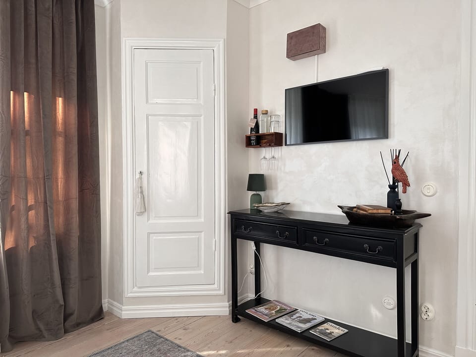 Classic Double Room - Room 6 | Individually decorated, individually furnished, free WiFi