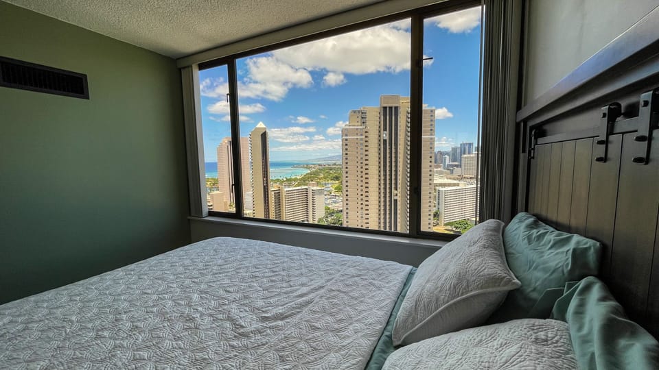 Bedroom with Ocean View - Bedroom with Ocean View