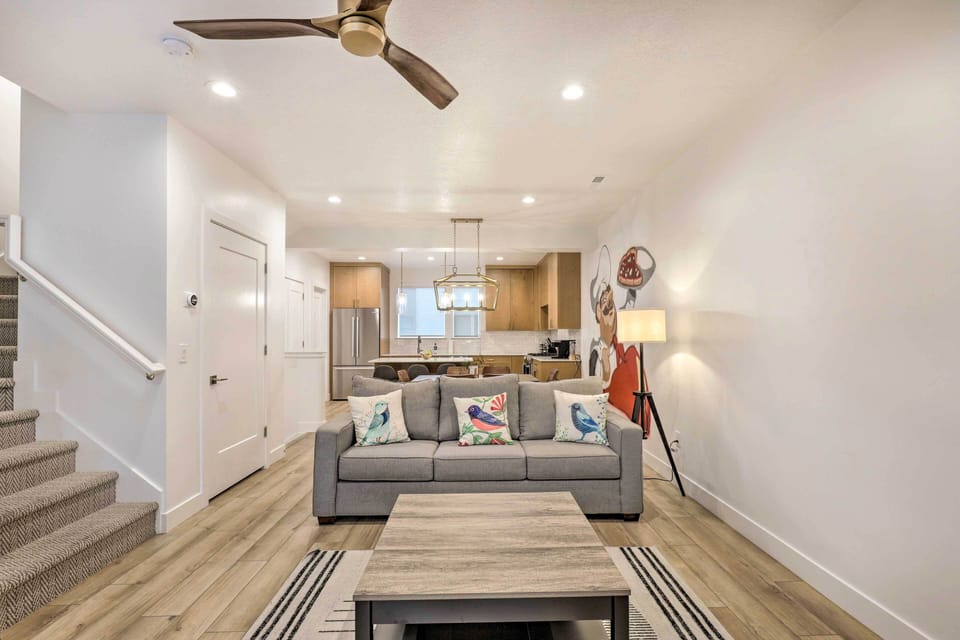 Living Room | Queen Sleeper Sofa | Central A/C + Heating | Free WiFi | Smart TV