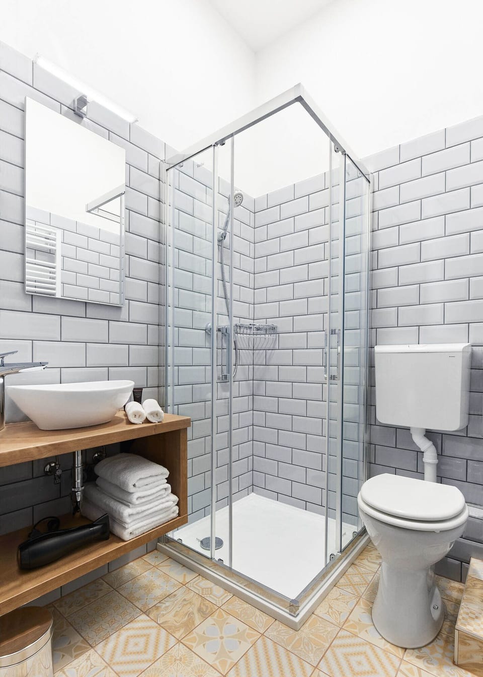Comfort Double Room, 1 Bedroom | Bathroom | Shower, hair dryer, bathrobes, towels