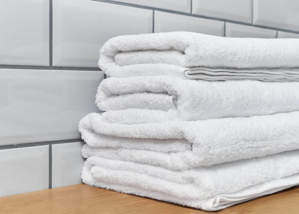 Deluxe Double Room | Bathroom | Shower, hair dryer, bathrobes, towels