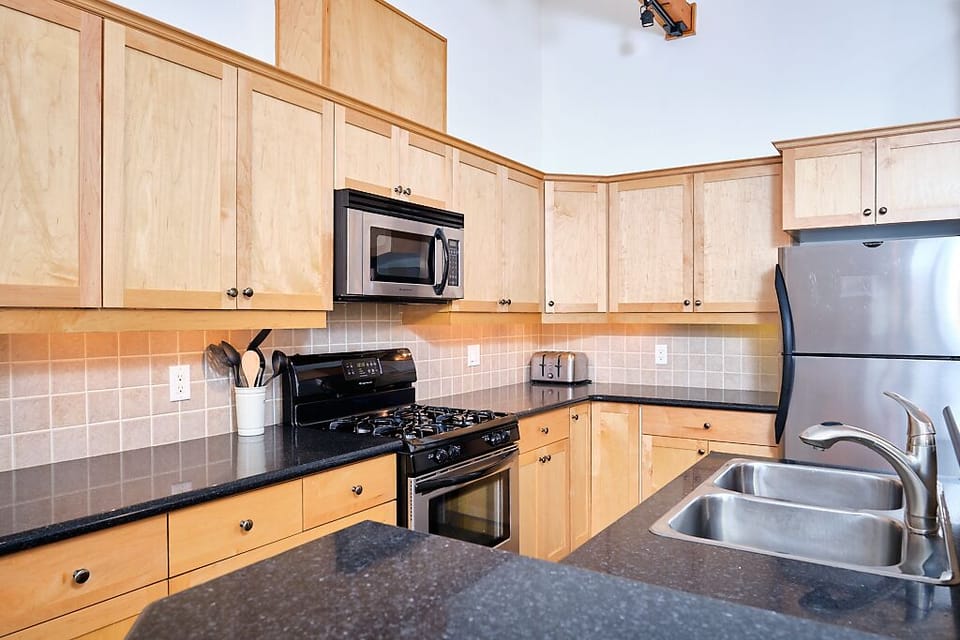 CascadeLodge4b-Jan.-23-lw-st-037