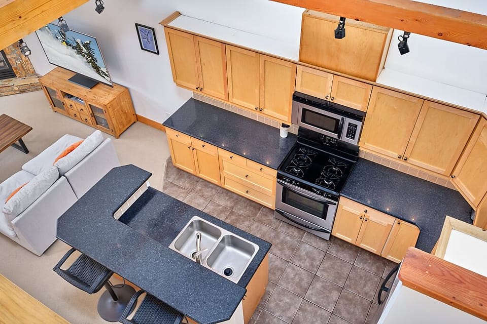CascadeLodge4b-Jan.-23-lw-st-036