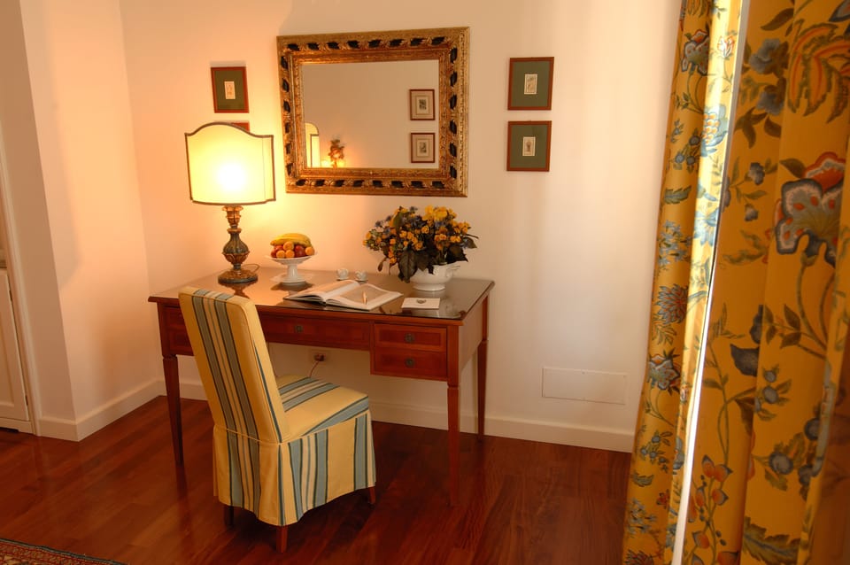 Minibar, in-room safe, desk, soundproofing