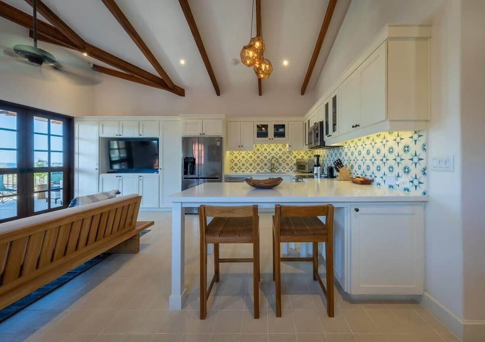 Kitchen & Living area
