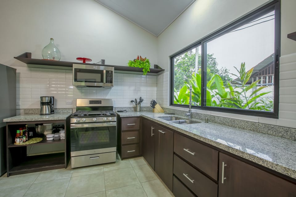 Fully equipped kitchen 