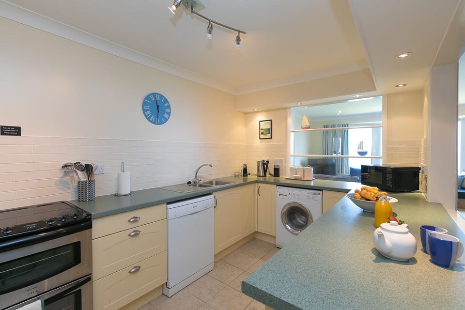 Fridge, dishwasher, electric kettle, toaster