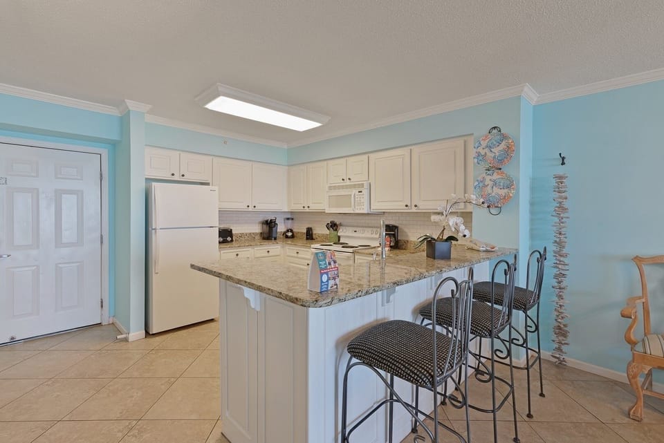 Condo, 2 Bedrooms | Private kitchen | Coffee/tea maker, fridge, oven, toaster