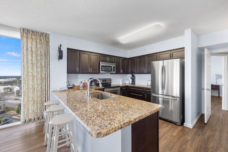 Condo, 3 Bedrooms | Private kitchen | Coffee/tea maker, fridge, oven, toaster
