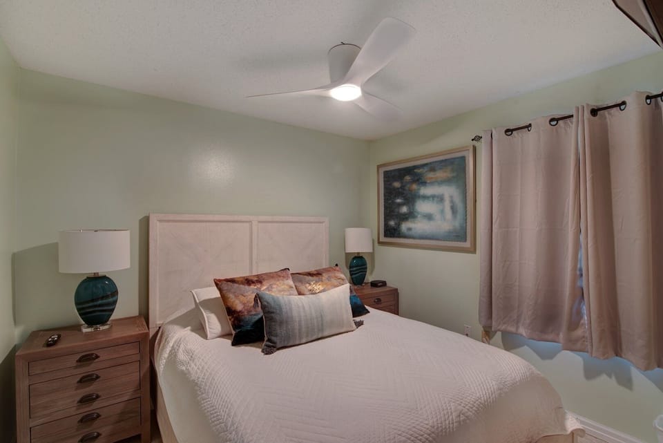 Condo, 2 Bedrooms | 2 bedrooms, iron/ironing board, WiFi (free)
