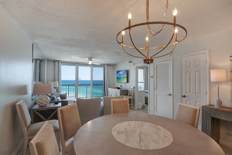 Condo, 2 Bedrooms | Dining