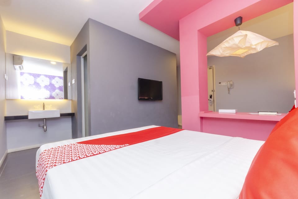 Superior Suite | Premium bedding, in-room safe, individually decorated