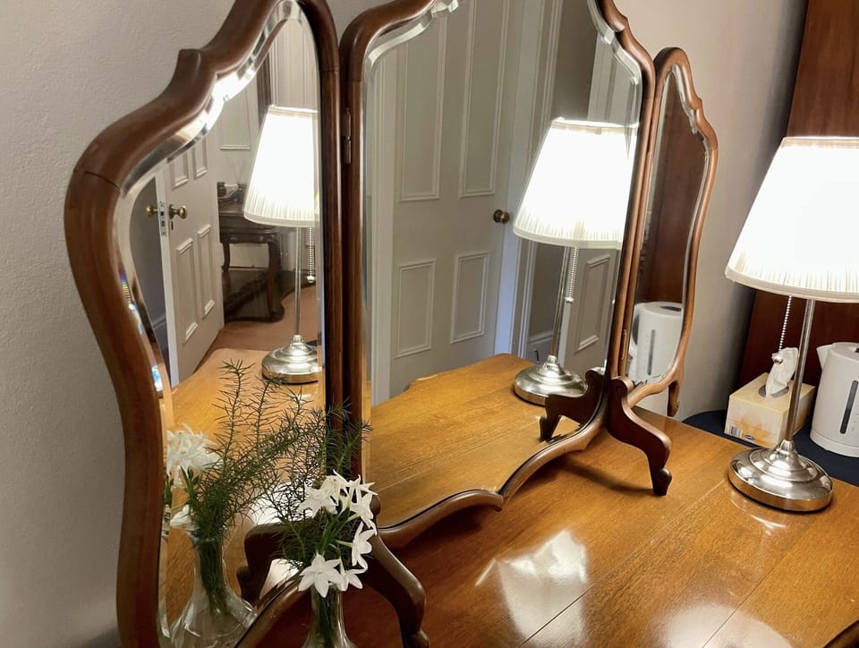 Luxury Room | Egyptian cotton sheets, premium bedding, pillowtop beds, desk