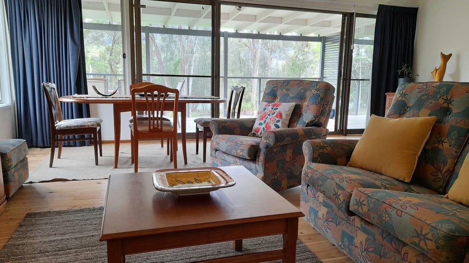 Lounge/ Dining