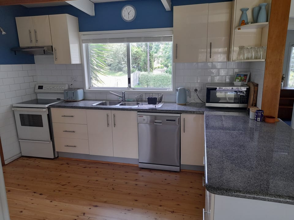 Full  modern kitchen