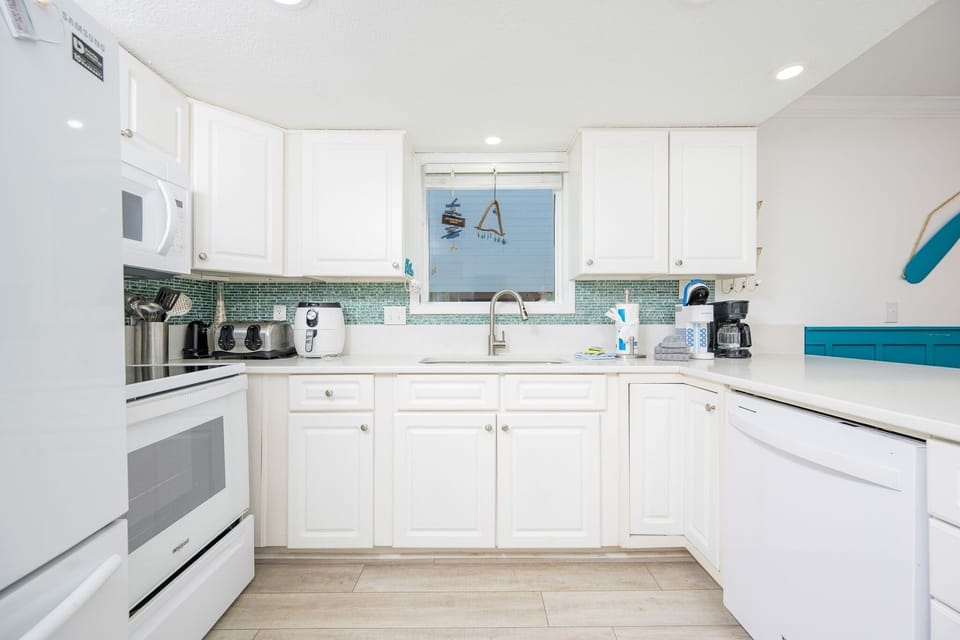 House, 3 Bedrooms | Private kitchen | Coffee/tea maker, fridge, oven