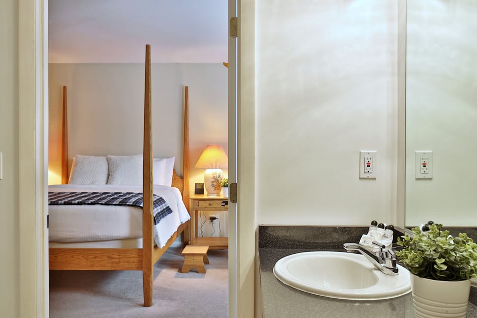 Cottage, 1 Bedroom | Bathroom | Towels