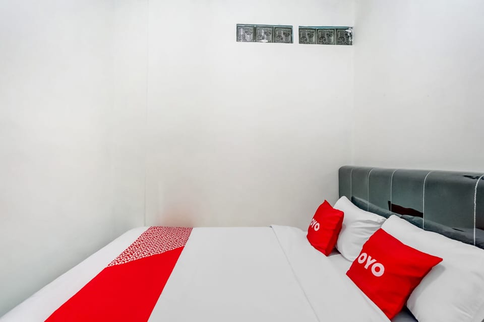 Standard Double Room | Desk, laptop workspace, blackout drapes, WiFi (free)