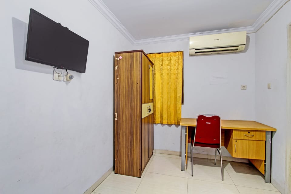 Standard Double Room | Desk, laptop workspace, free WiFi, bed sheets