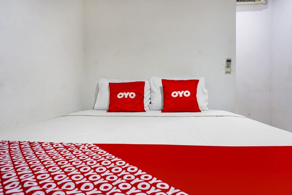Standard Double Room | Desk, laptop workspace, blackout drapes, free WiFi