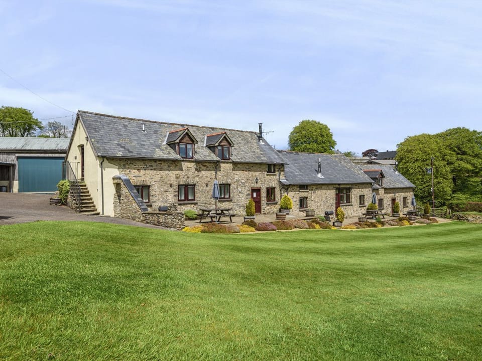 West Hollowcombe Farm cottages