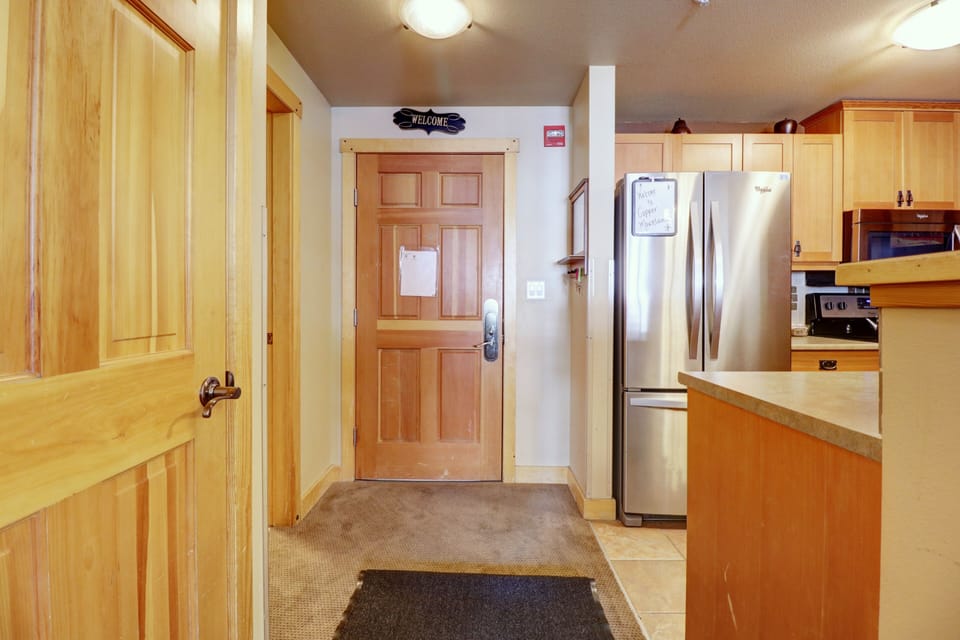 Condo, 1 Bedroom | Interior