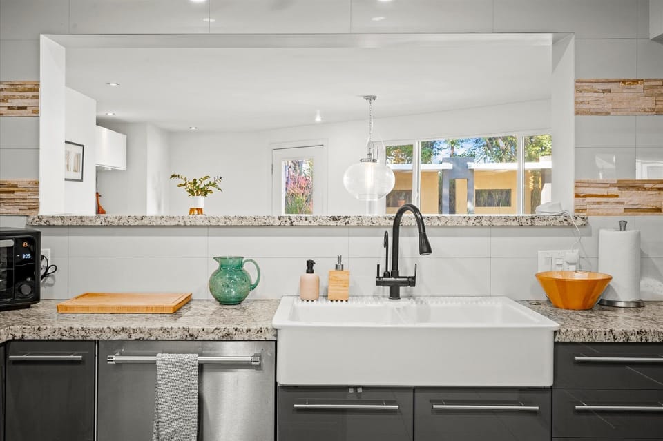 There is plenty of counter space