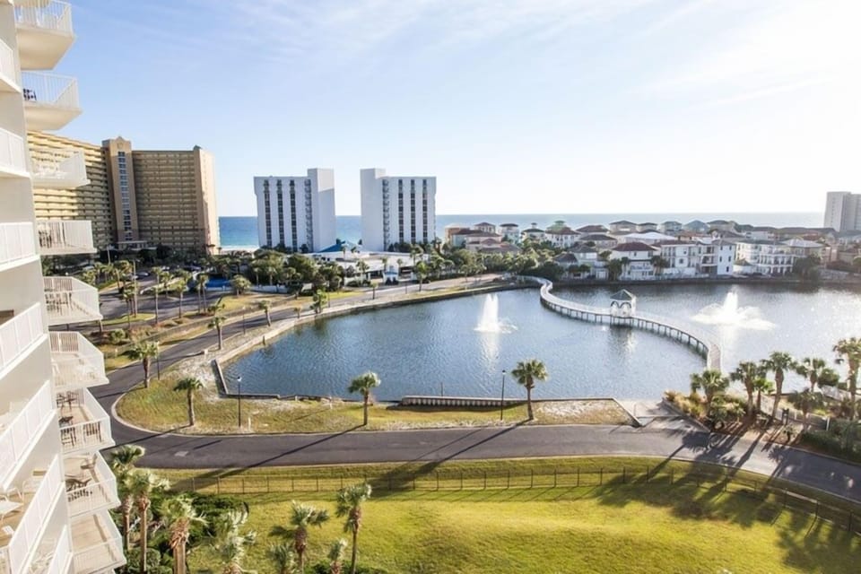 Condo, 2 Bedrooms | Aerial view