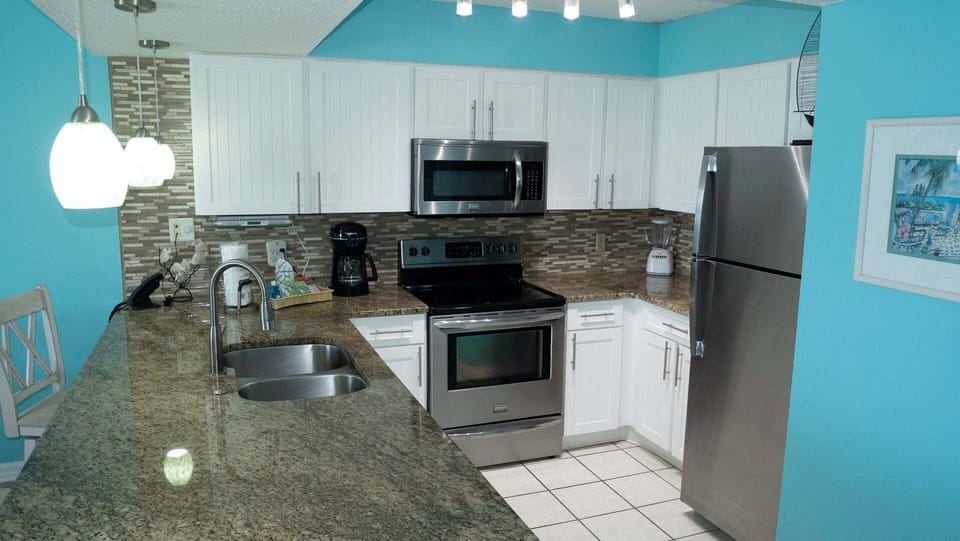 Condo, 1 Bedroom | Private kitchen | Coffee/tea maker, fridge, oven, toaster