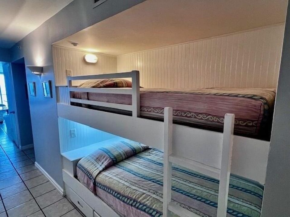 Condo, 1 Bedroom | 1 bedroom, iron/ironing board, WiFi (free)