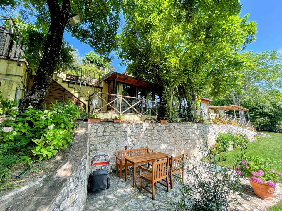 House, 2 Bedrooms, Smoking, Balcony | Outdoor dining